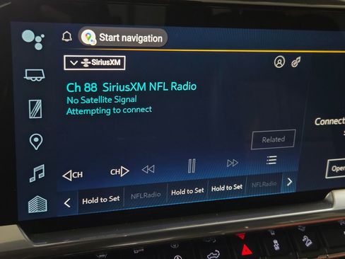 Used 2023 Chevrolet Silverado 1500 High Country w/ Technology Package image 4