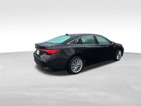 Used 2020 Toyota Avalon Limited image 32