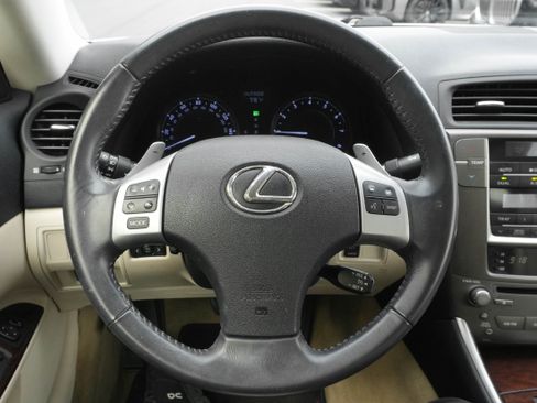 Used 2015 Lexus IS 250C RWD image 18