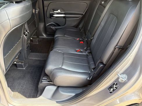 Used 2021 Mercedes-Benz GLB 250 4MATIC image 28