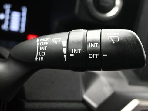 Used 2025 Toyota 4Runner SR5 AWD/4WD image 21