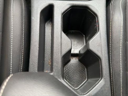 Used 2024 Volkswagen Jetta SE image 32