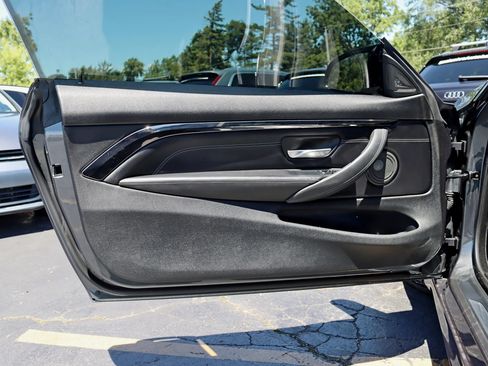 Used 2018 BMW M4 Coupe RWD image 36