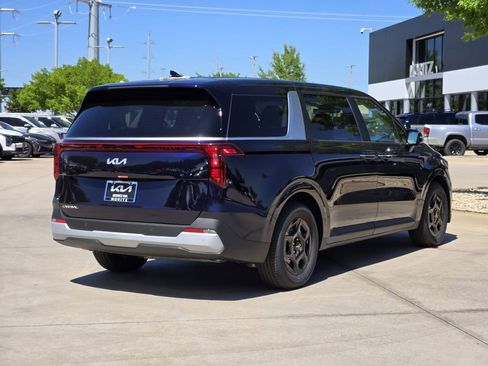 New 2026 Kia Carnival FWD image 4