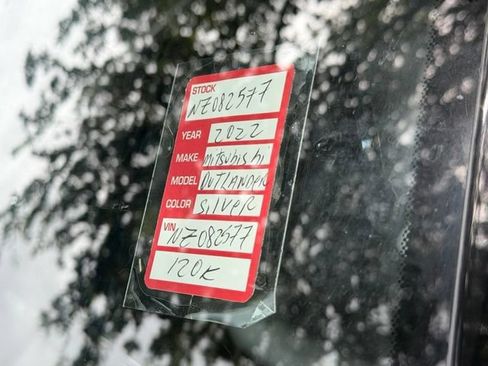 Used 2022 Mitsubishi Outlander ES FWD image 10