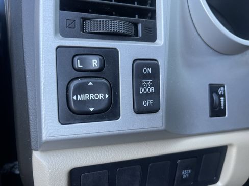 Used 2008 Toyota Sequoia SR5 image 17