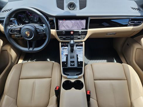 Certified 2026 Porsche Macan AWD/4WD image 24