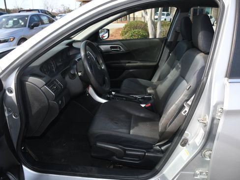 Used 2014 Honda Accord LX image 7