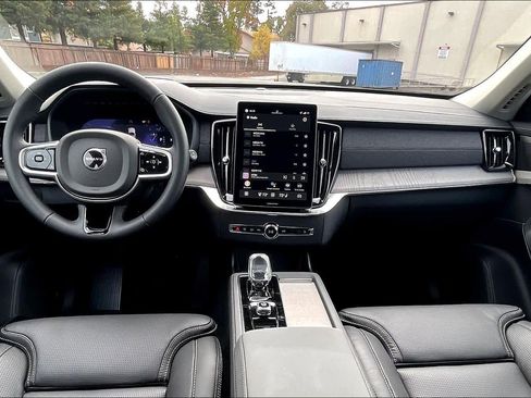 New 2026 Volvo XC90 B6 Ultra w/ Protection Package image 7