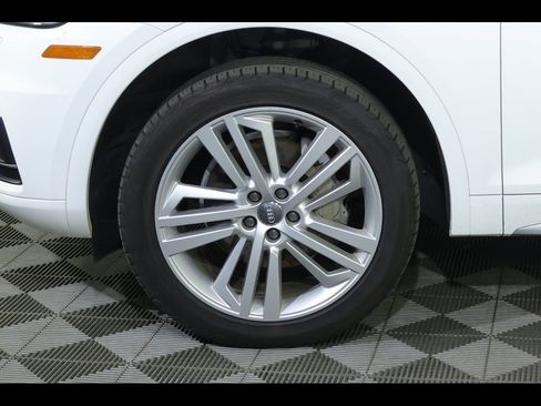 Used 2018 Audi Q5 2.0T Premium Plus w/ Premium Plus Package image 11