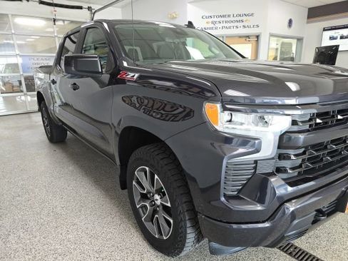 Used 2023 Chevrolet Silverado 1500 RST AWD/4WD image 3