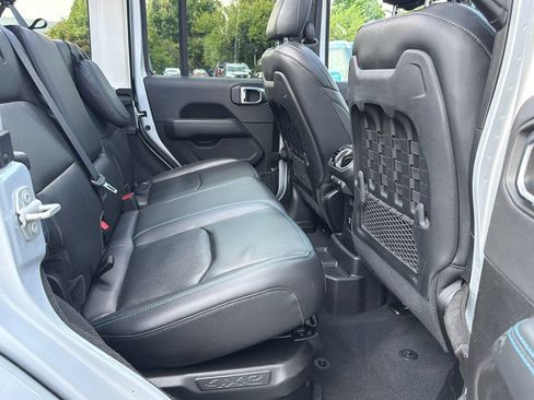 Used 2022 Jeep Wrangler Unlimited Rubicon 4xe w/ Steel Bumper Group AWD/4WD image 15