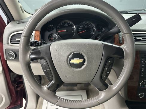 Used 2008 Chevrolet Suburban LT AWD/4WD image 25