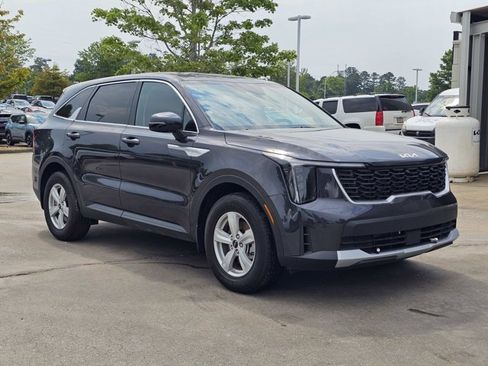 Used 2026 Kia Sorento LX FWD image 5