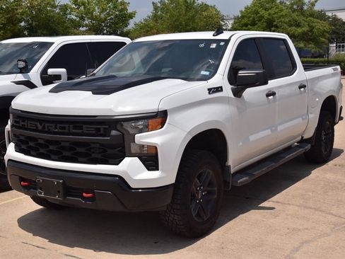 Used 2026 Chevrolet Silverado 1500 Custom Trail Boss w/ LPO, Dark Essentials Package AWD/4WD image 2