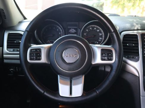 Used 2013 Jeep Grand Cherokee Trailhawk AWD/4WD image 18