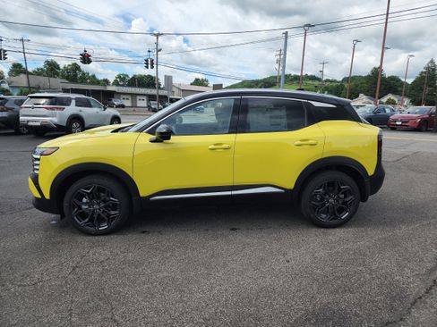 New 2026 Nissan Kicks SR w/ SR Premium Package AWD/4WD image 5