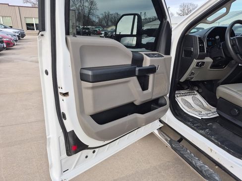 Used 2021 Ford F250 XL w/ Power Equipment Group image 12