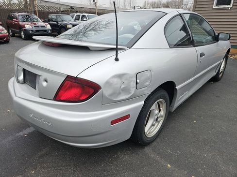 Used 2004 Pontiac Sunfire Coupe w/ 1SB Preferred Equipment Group image 9