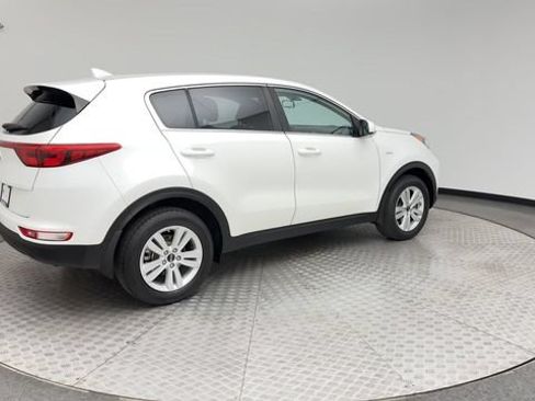 Used 2017 Kia Sportage LX AWD/4WD image 2