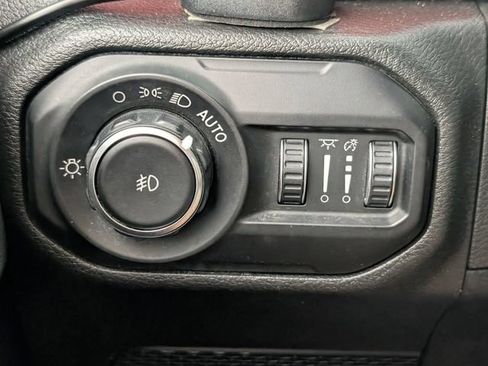 Used 2022 Jeep Wrangler Unlimited Rubicon w/ Cold Weather Group AWD/4WD image 13