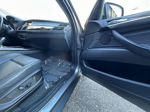 Used 2010 BMW X5 xDrive30i image 14