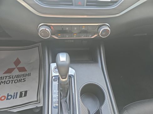 Used 2025 Nissan Altima 2.5 SV FWD image 15