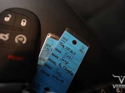 Used 2021 Jeep Grand Cherokee Laredo X AWD/4WD image 33