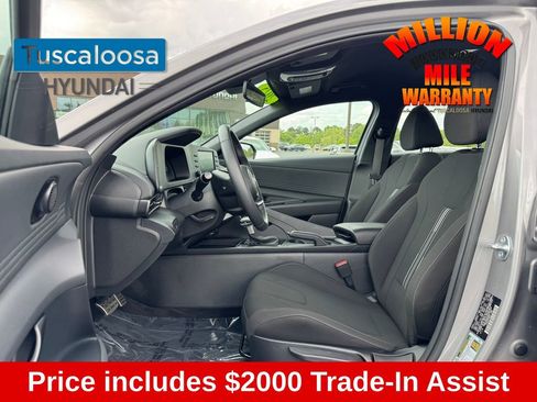Used 2025 Hyundai Elantra Sport image 10