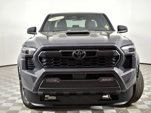 Used 2025 Toyota Tacoma TRD Sport image 5