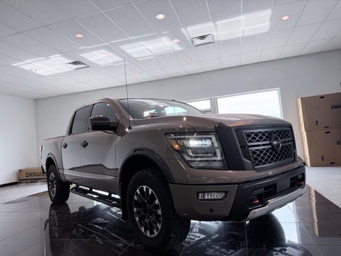 Used 2021 Nissan Titan PRO-4X w/ Pro-4x Utility Package AWD/4WD image 9
