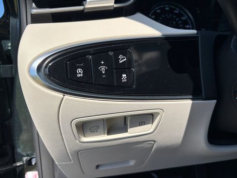 Used 2023 Genesis GV70 2.5T w/ Advanced Package AWD/4WD image 29