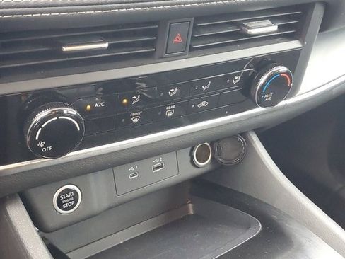 Used 2023 Nissan Rogue S image 26