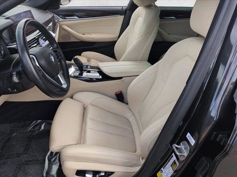 Used 2019 BMW 530i image 24