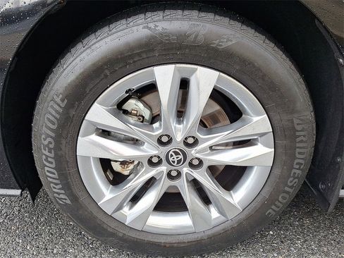 Certified 2024 Toyota Sienna Limited image 28