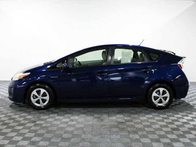 Used 2014 Toyota Prius Two FWD image 3