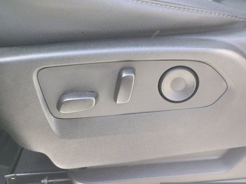 Used 2023 Chevrolet Tahoe Z71 w/ Luxury Package image 21