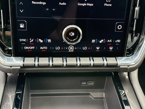 New 2026 GMC Yukon Elevation w/ Elevation Premium Package AWD/4WD image 23