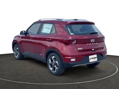 New 2025 Hyundai Venue Limited image 3