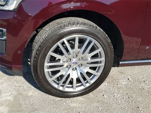 Used 2024 Ford Expedition Platinum image 7