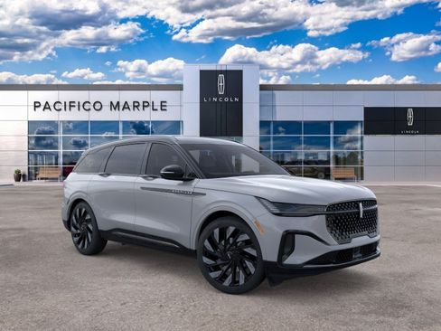 New 2026 Lincoln Nautilus Reserve w/ Jet Appearance Package AWD/4WD image 7