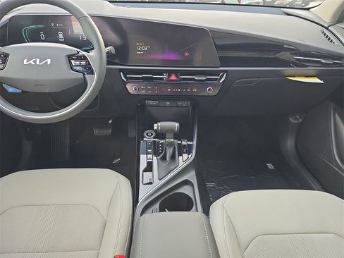 New 2026 Kia Niro EX image 17