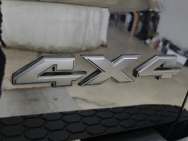 Used 2019 RAM 1500 Classic SLT w/ Black Appearance Group AWD/4WD image 33