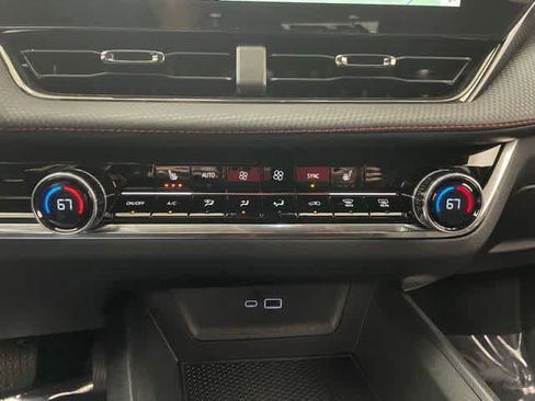 Certified 2025 Chevrolet Equinox RS AWD/4WD image 6