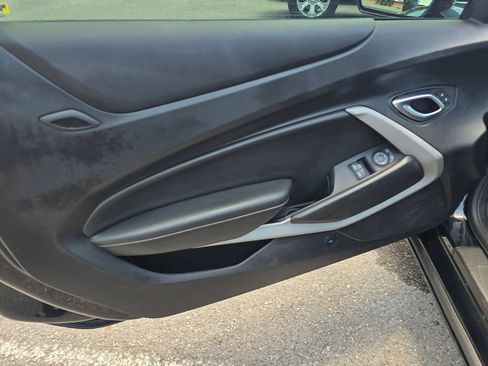 Used 2019 Chevrolet Camaro SS RWD image 16