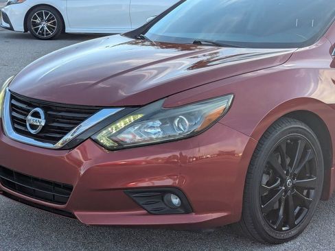Used 2017 Nissan Altima 2.5 SR w/ Midnight Edition Package image 6