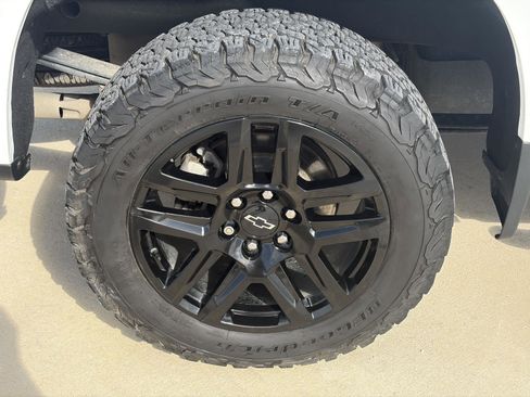 Used 2022 Chevrolet Silverado 1500 LT Trail Boss w/ LT Trail Boss Premium Package image 22