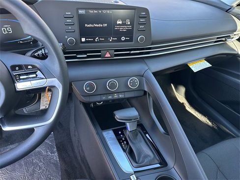 New 2026 Hyundai Elantra SE image 27