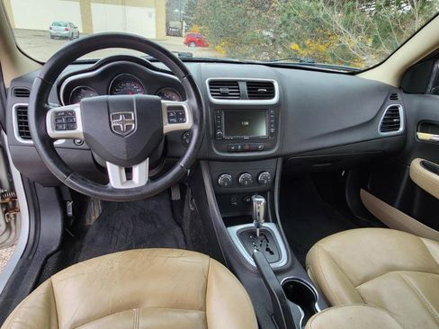 Used 2011 Dodge Avenger Lux image 18