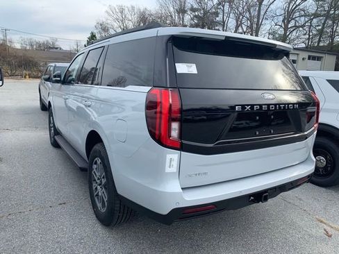 New 2025 Ford Expedition Active image 13